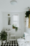 Low maintenance bathroom and bathroom cleaning tips